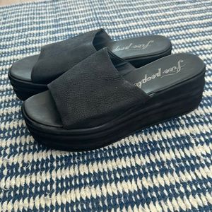 Free people platform slides 37.5